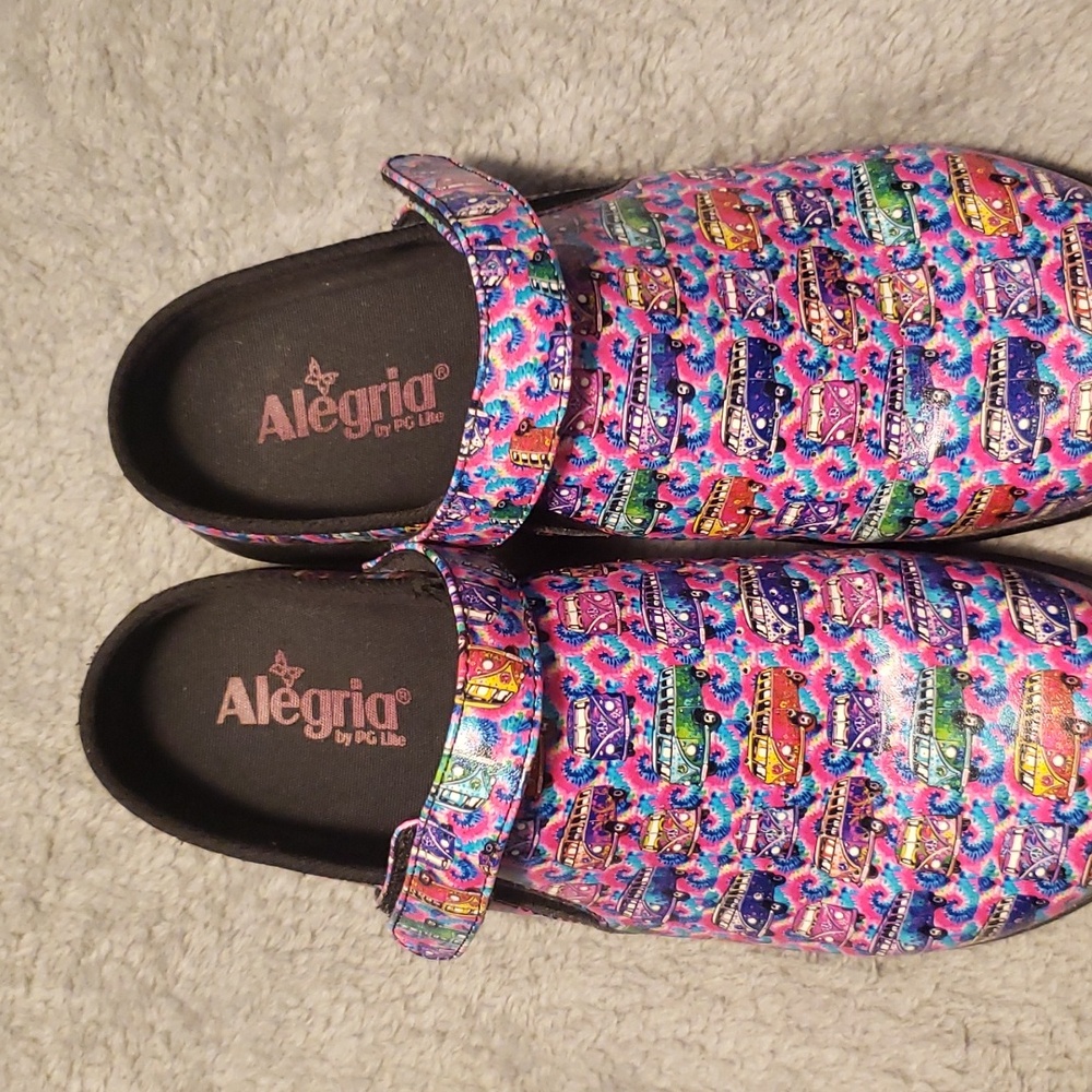Alegria size 39 pink crazy bus clogs